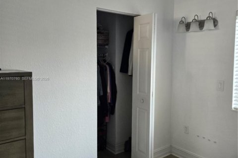 Copropriété à louer à Miami, Floride: 2 chambres, 83.61 m2 № 2042194 - photo 11