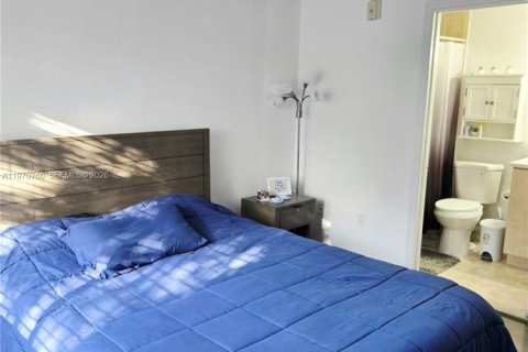 Copropriété à louer à Miami, Floride: 2 chambres, 83.61 m2 № 2042194 - photo 12