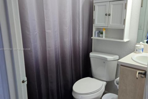 Copropriété à louer à Miami, Floride: 2 chambres, 83.61 m2 № 2042194 - photo 10