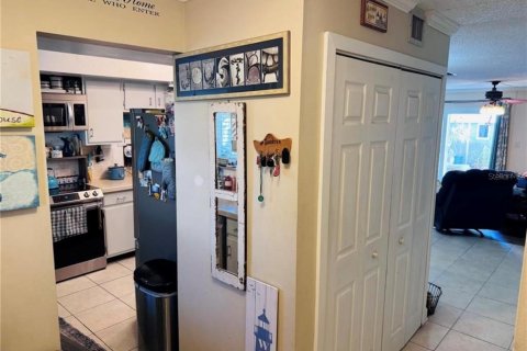 Adosado en alquiler en Saint Petersburg, Florida, 3 dormitorios, 120.77 m2 № 1913093 - foto 2