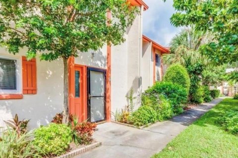 Adosado en alquiler en Saint Petersburg, Florida, 3 dormitorios, 120.77 m2 № 1913093 - foto 1