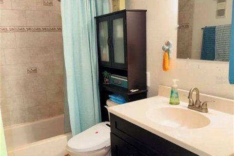Adosado en alquiler en Saint Petersburg, Florida, 3 dormitorios, 120.77 m2 № 1913093 - foto 11