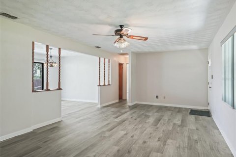 Купить виллу или дом в Белвью, Флорида 4 комнаты, 140.1м2, № 2143530 - фото 8