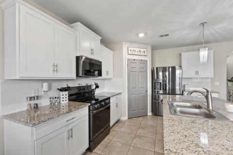 Casa en venta en Port St. Lucie, Florida, 5 dormitorios, 242.1 m2 № 2305871 - foto 8