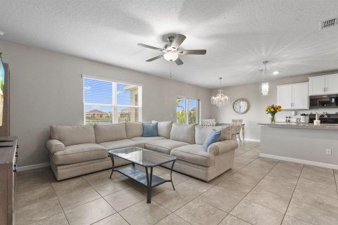 Casa en venta en Port St. Lucie, Florida, 5 dormitorios, 242.1 m2 № 2305871 - foto 15