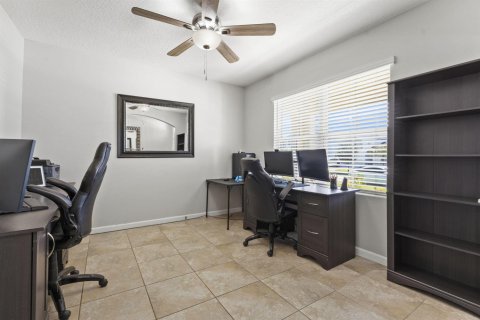 Casa en venta en Port St. Lucie, Florida, 5 dormitorios, 242.1 m2 № 2305871 - foto 6