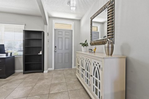 Casa en venta en Port St. Lucie, Florida, 5 dormitorios, 242.1 m2 № 2305871 - foto 5