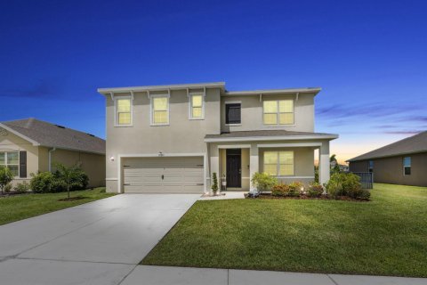 Casa en venta en Port St. Lucie, Florida, 5 dormitorios, 242.1 m2 № 2305871 - foto 2