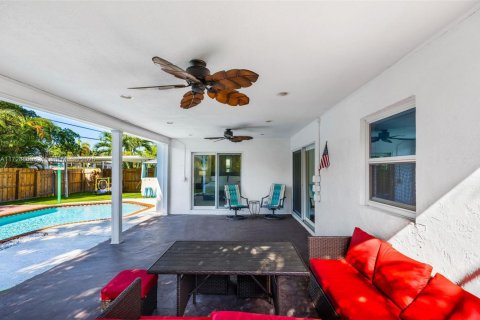 House in Dania Beach, Florida 4 bedrooms, 156.35 sq.m. № 1860322 - photo 18