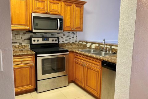 Copropriété à vendre à Sunrise, Floride: 2 chambres, 91.6 m2 № 1686211 - photo 11