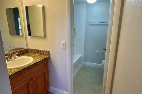 Copropriété à vendre à Sunrise, Floride: 2 chambres, 91.6 m2 № 1686211 - photo 18