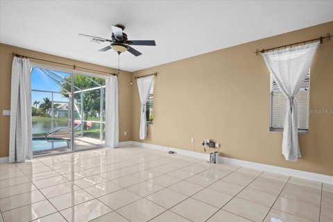 House in Lake Worth, Florida 4 bedrooms, 237.92 sq.m. № 2418991 - photo 19