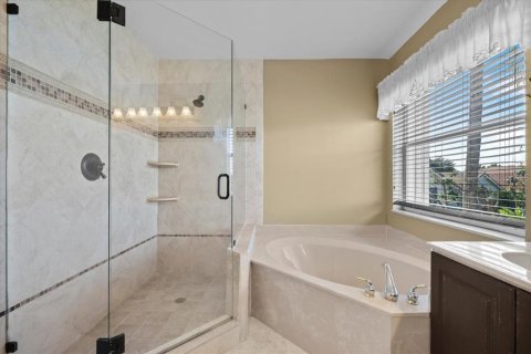 House in Lake Worth, Florida 4 bedrooms, 237.92 sq.m. № 2418991 - photo 26