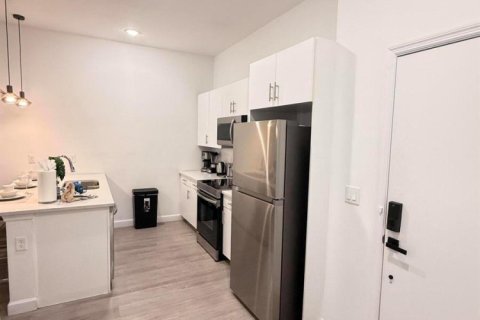 Townhouse in Davenport, Florida 5 bedrooms, 190.26 sq.m. № 2087054 - photo 5