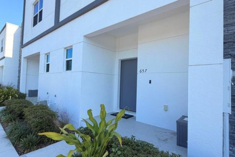 Townhouse in Davenport, Florida 5 bedrooms, 190.26 sq.m. № 2087054 - photo 3