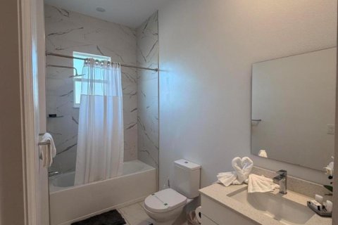 Townhouse in Davenport, Florida 5 bedrooms, 190.26 sq.m. № 2087054 - photo 4