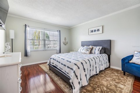 Condo in Belleair, Florida, 2 bedrooms  № 2217930 - photo 16