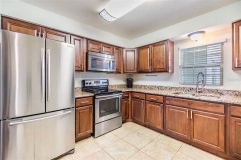 Condo in Belleair, Florida, 2 bedrooms  № 2217930 - photo 4