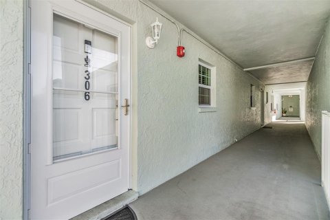 Condo in Belleair, Florida, 2 bedrooms № 2217930