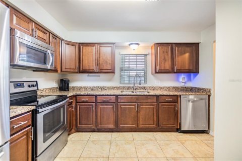Condo in Belleair, Florida, 2 bedrooms  № 2217930 - photo 6