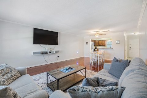 Condo in Belleair, Florida, 2 bedrooms  № 2217930 - photo 8