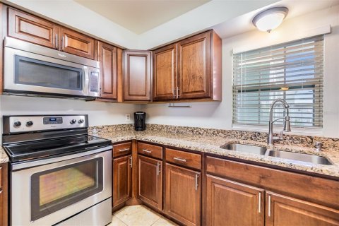 Condo in Belleair, Florida, 2 bedrooms  № 2217930 - photo 5