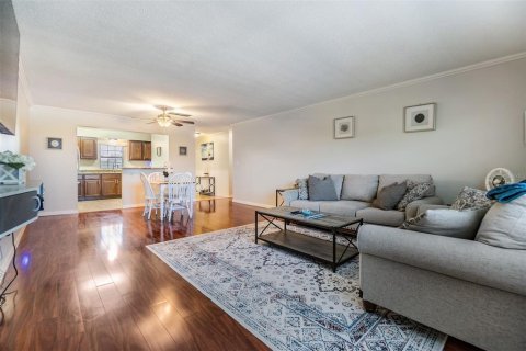 Condo in Belleair, Florida, 2 bedrooms  № 2217930 - photo 10