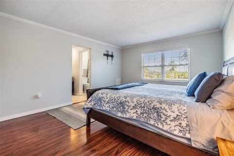 Condo in Belleair, Florida, 2 bedrooms  № 2217930 - photo 14