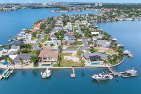 Land in Saint Petersburg, Florida № 1917799 - photo 1