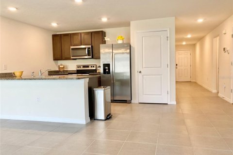 Villa ou maison à louer à Wesley Chapel, Floride: 4 chambres, 139.73 m2 № 1903215 - photo 2