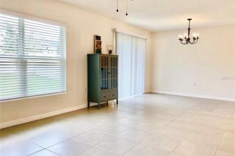 Villa ou maison à louer à Wesley Chapel, Floride: 4 chambres, 139.73 m2 № 1903215 - photo 5