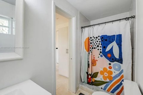 House in Fort Lauderdale, Florida 3 bedrooms, 118.91 sq.m. № 1847730 - photo 24