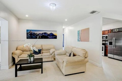 House in Fort Lauderdale, Florida 3 bedrooms, 118.91 sq.m. № 1847730 - photo 6