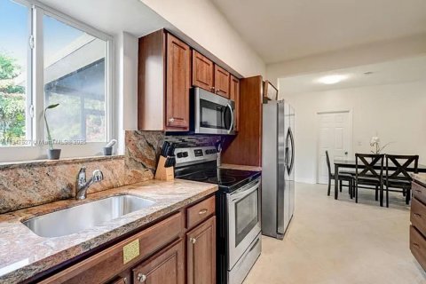 House in Fort Lauderdale, Florida 3 bedrooms, 118.91 sq.m. № 1847730 - photo 12