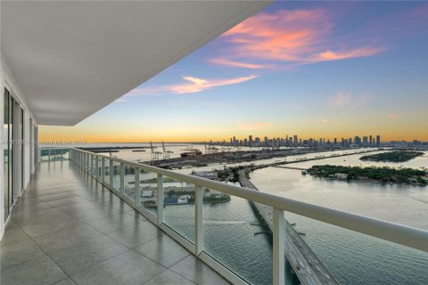 Condo in Miami Beach, Florida, 7 bedrooms  № 1768182 - photo 24