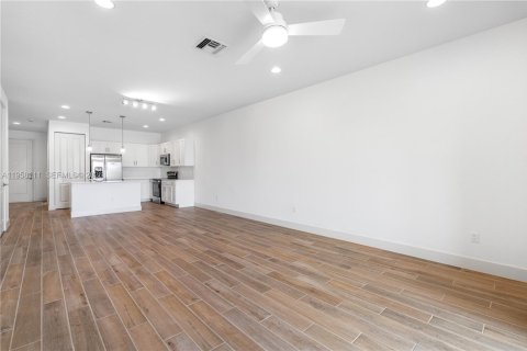 Снять в аренду виллу или дом в Делрей-Бич, Флорида 2 спальни, 122.72м2, № 2011719 - фото 6