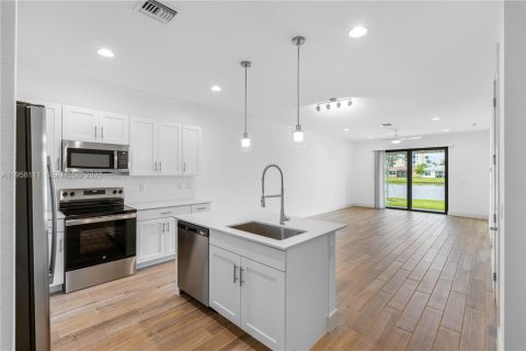 Снять в аренду виллу или дом в Делрей-Бич, Флорида 2 спальни, 122.72м2, № 2011719 - фото 15