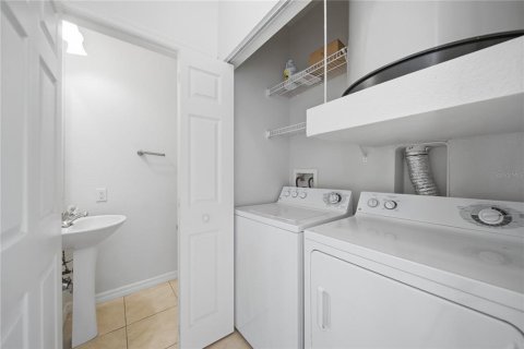 Condo in Bradenton, Florida, 2 bedrooms  № 2215264 - photo 16