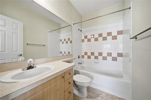 Condo in Bradenton, Florida, 2 bedrooms  № 2215264 - photo 29
