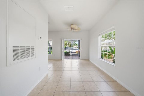 Condo in Bradenton, Florida, 2 bedrooms  № 2215264 - photo 18