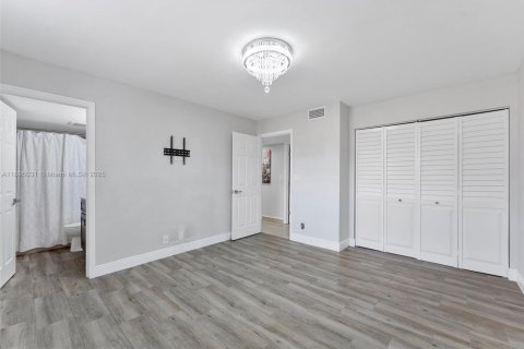 Снять в аренду кондоминиум в Бока-Ратон, Флорида 3 спальни, 173.73м2, № 1948645 - фото 9