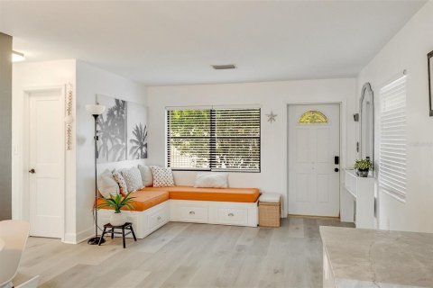 Villa ou maison à vendre à Cape Canaveral, Floride: 3 chambres, 117.06 m2 № 2430535 - photo 7