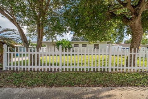 Villa ou maison à vendre à Cape Canaveral, Floride: 3 chambres, 117.06 m2 № 2430535 - photo 3
