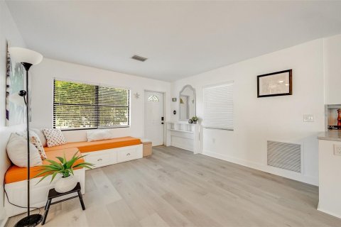 Villa ou maison à vendre à Cape Canaveral, Floride: 3 chambres, 117.06 m2 № 2430535 - photo 8