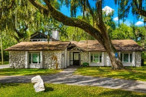 House in Kissimmee, Florida 6 bedrooms, 476.87 sq.m. № 2200635