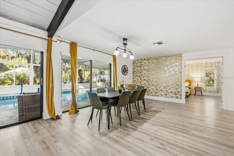 Casa en venta en Kissimmee, Florida, 6 dormitorios, 476.87 m2 № 2200635 - foto 9