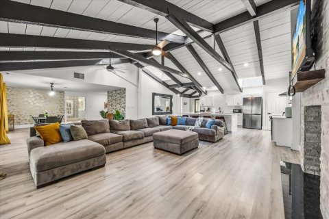 Casa en venta en Kissimmee, Florida, 6 dormitorios, 476.87 m2 № 2200635 - foto 5