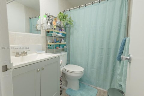 Condominio en venta en Hialeah, Florida, 2 dormitorios, 91.69 m2 № 1833914 - foto 6