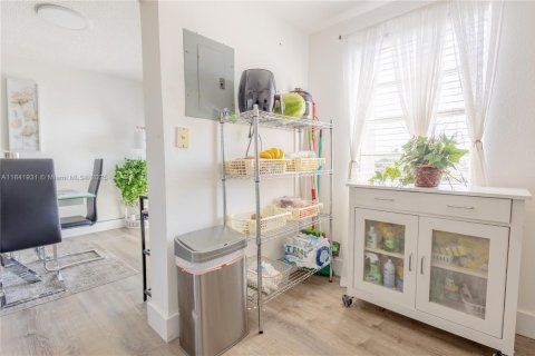 Condominio en venta en Hialeah, Florida, 2 dormitorios, 91.69 m2 № 1833914 - foto 19