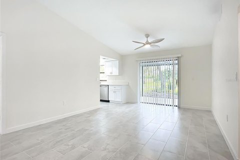 House in Sarasota, Florida 2 bedrooms, 87.24 sq.m. № 1883301 - photo 12